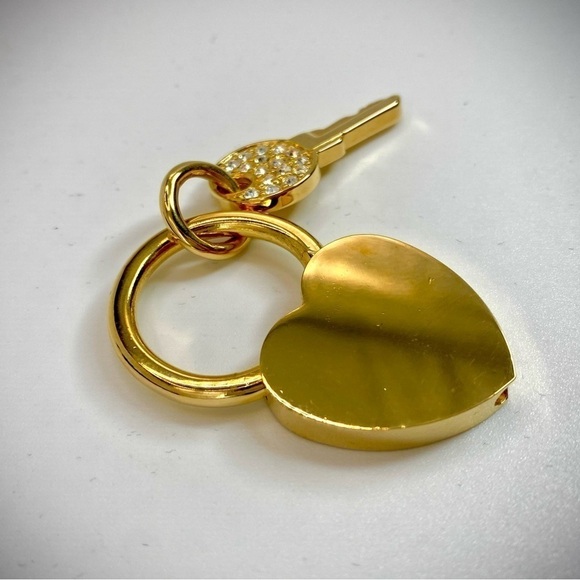 Vintage Joan Rivers Classic Collection Gold Heart and Rhinestone Key Lock Chain - Picture 2 of 5